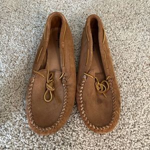 Men’s suede Minnetonka slippers/moccasins - size 10.5